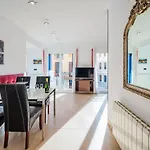 Daire Insitges Center *